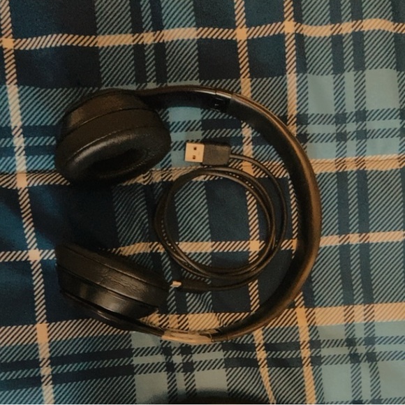 Beats - Solo 3 Wireless [USED] - Picture 3 of 3